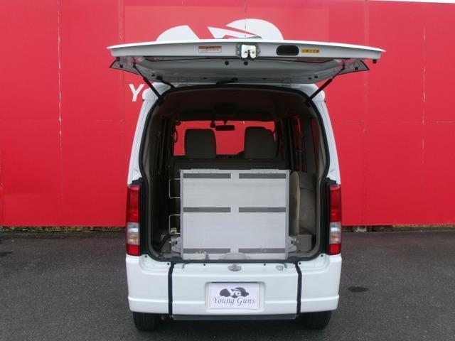 Main car image