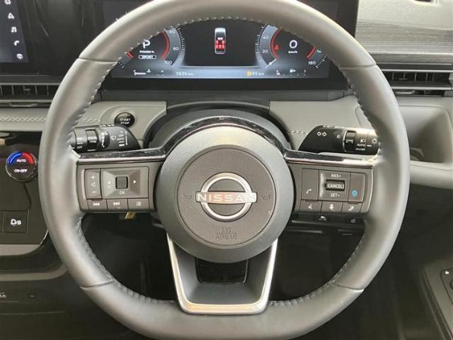 ニッサン セレナ E-PowerLuxion 2024 sat-0066658-11
