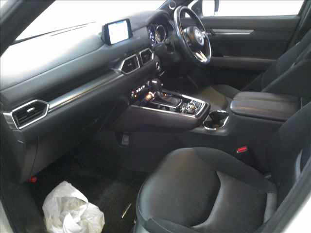 Mazda CX-8 2018-05 1076991-2