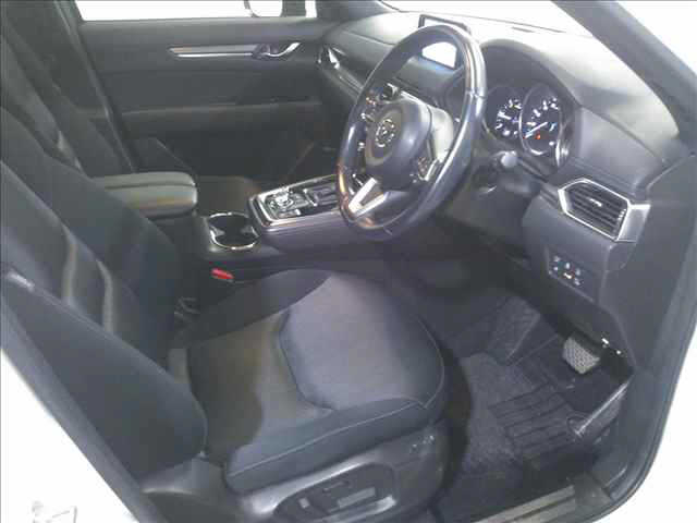 Mazda CX-8 2018-05 1076991-3