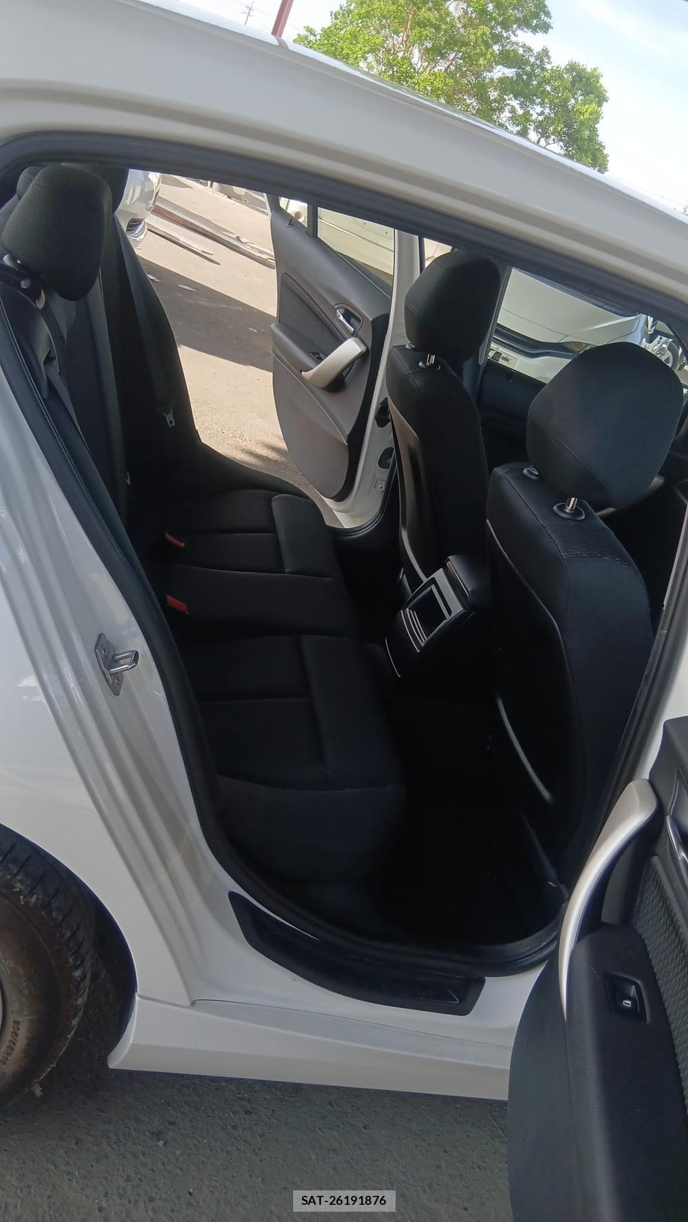 Bmw 1 SERIES 2015 6844773-8