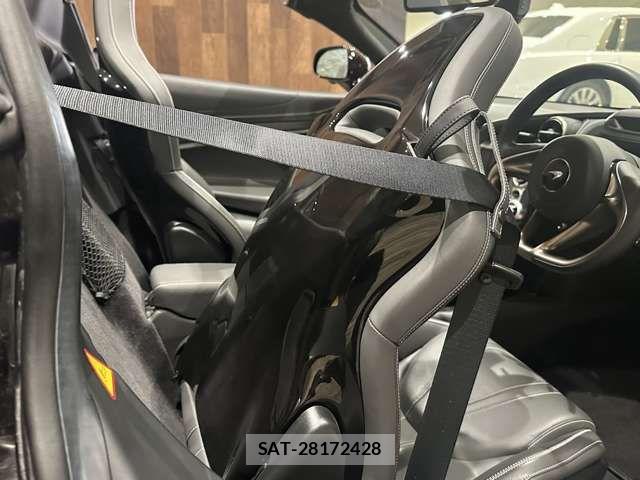 McLaren 720S 2021-11 7324611-10