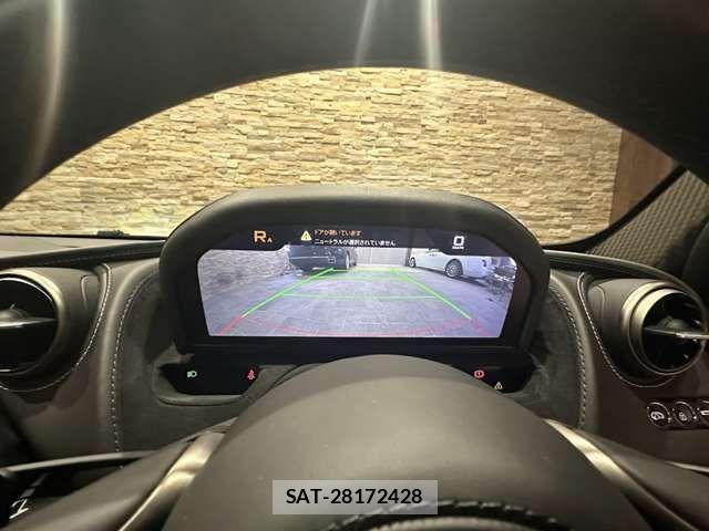McLaren 720S 2021-11 7324611-14