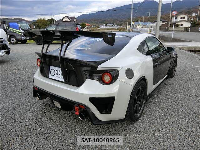 Toyota 86 2013-11 606217-7
