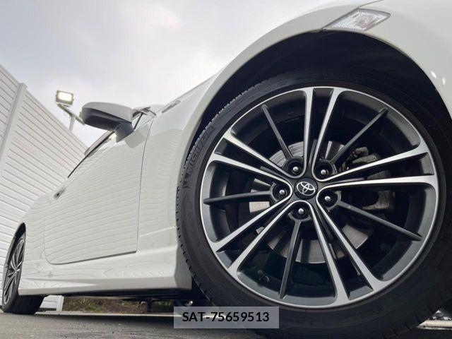 Toyota 86 2014-08 1134739-12
