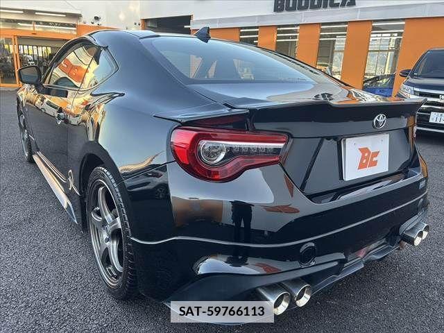 Toyota 86 2016-10 1353122-12