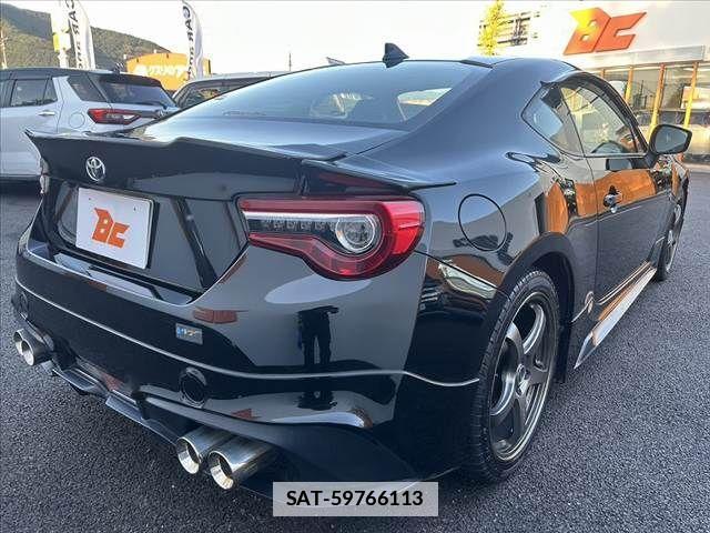 Toyota 86 2016-10 1353122-14