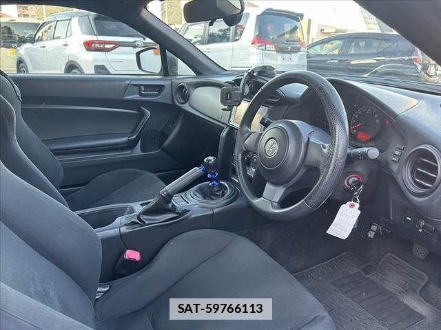 Toyota 86 2016-10 1353122-15