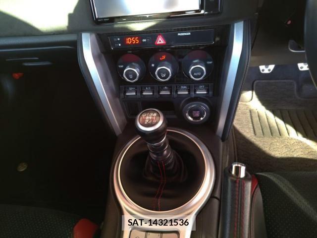 Toyota 86 2018-08 1815517-15