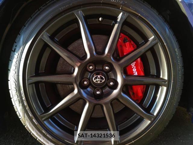 Toyota 86 2018-08 1815517-19