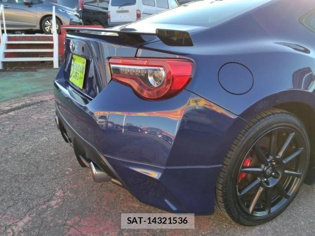 Toyota 86 2018-08 1815517-26