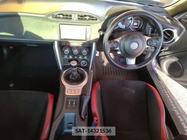 Toyota 86 2018-08 1815517-2