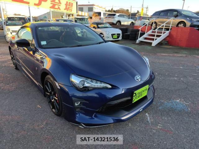 Toyota 86 2018-08 1815517-8