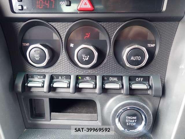 Toyota 86 2012-04 3903262-11