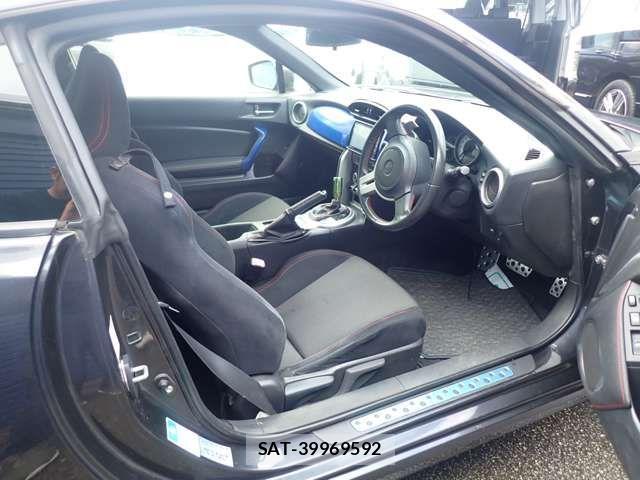 Toyota 86 2012-04 3903262-6