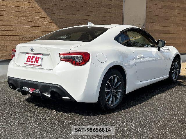 Toyota 86 2019-08 4236638-2