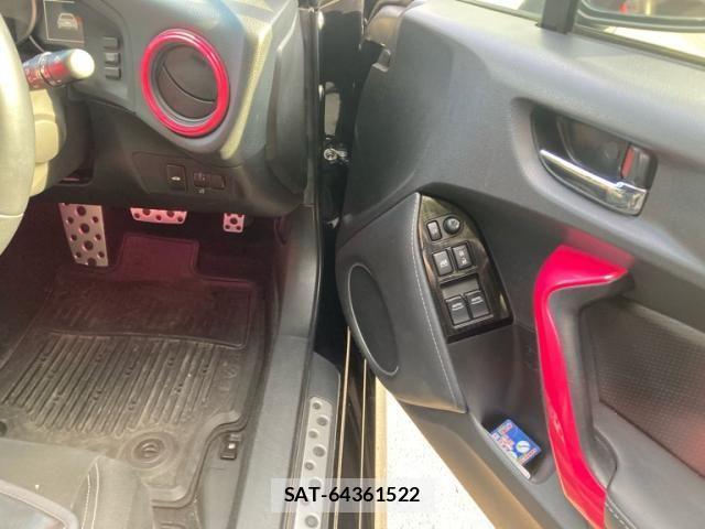 Toyota 86 2018-08 4584957-8