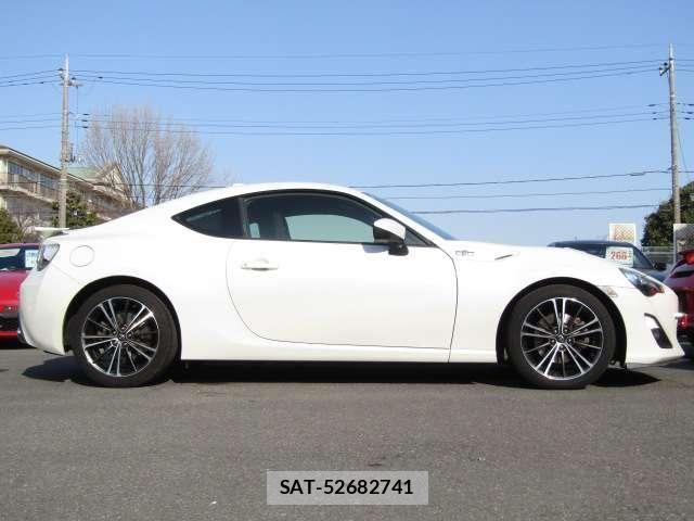 Toyota 86 2016-04 4636473-25