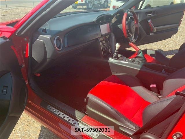 Toyota 86 2014-05 4923972-11
