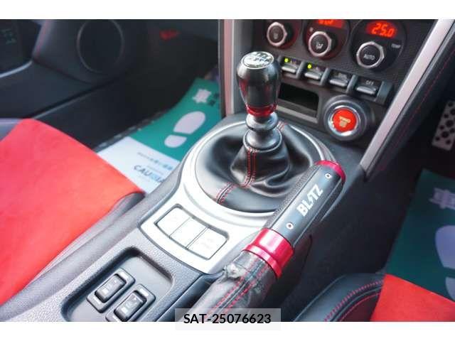 Toyota 86 2013-10 4921798-13