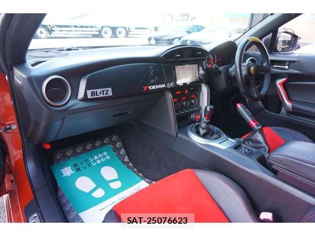 Toyota 86 2013-10 4921798-16