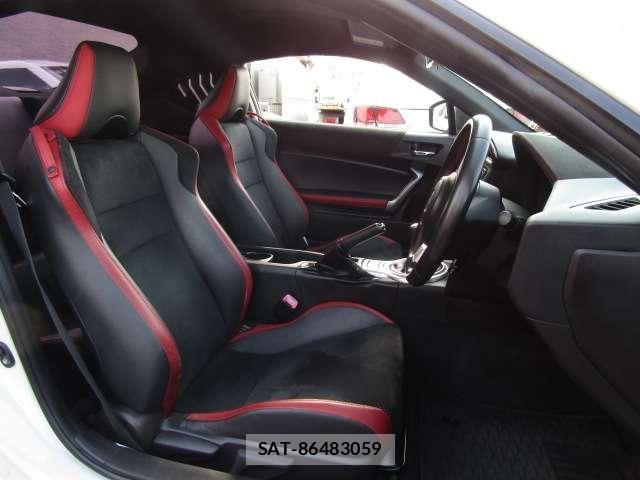 Toyota 86 2017-10 4922218-11