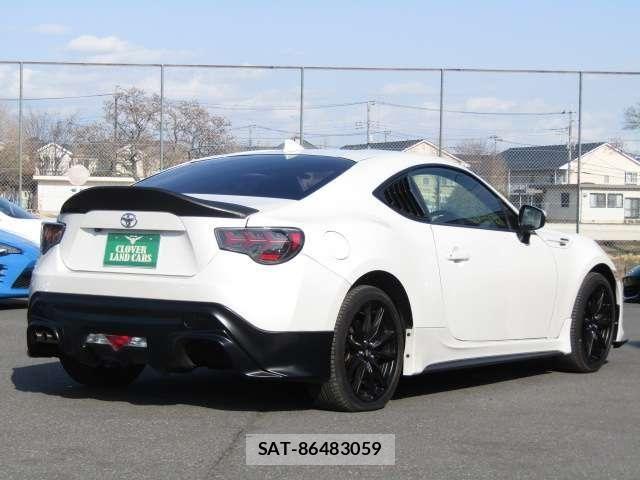 Toyota 86 2017-10 4922218-23