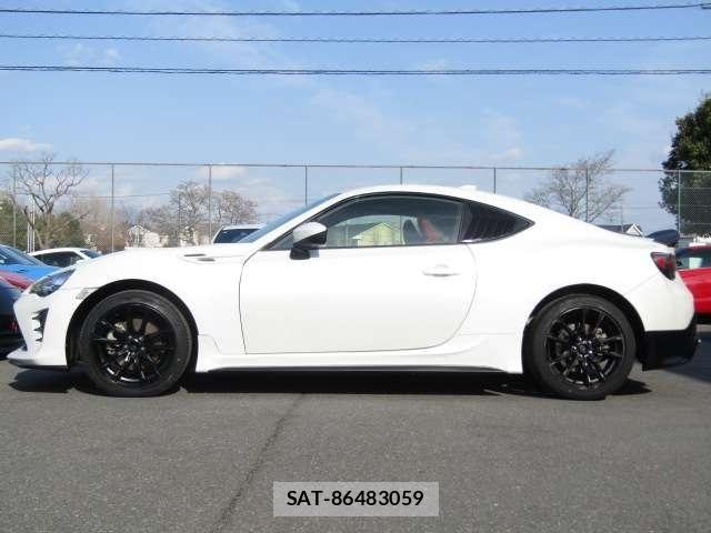 Toyota 86 2017-10 4922218-26