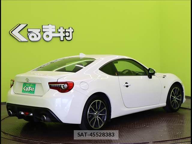 Toyota 86 2019-04 5858835-1