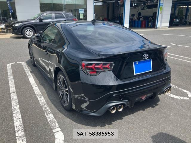 Toyota 86 2016-02 6493014-1