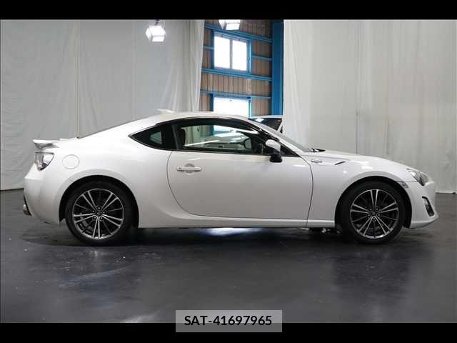 Toyota 86 2012-11 6493302-15