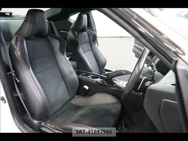 Toyota 86 2012-11 6493302-16