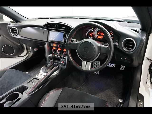 Toyota 86 2012-11 6493302-1
