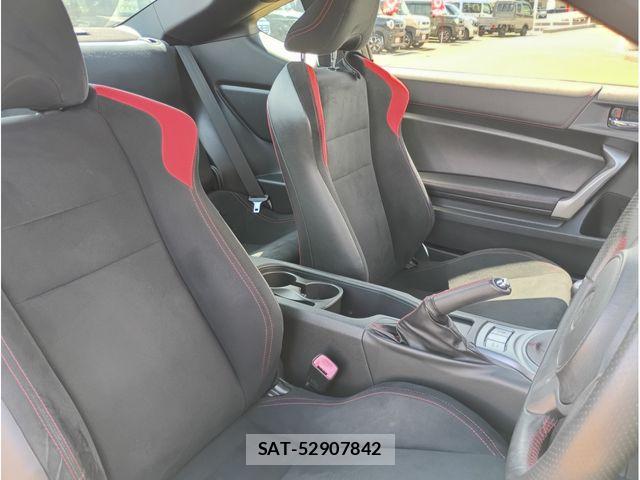 Toyota 86 2013-06 6669947-5
