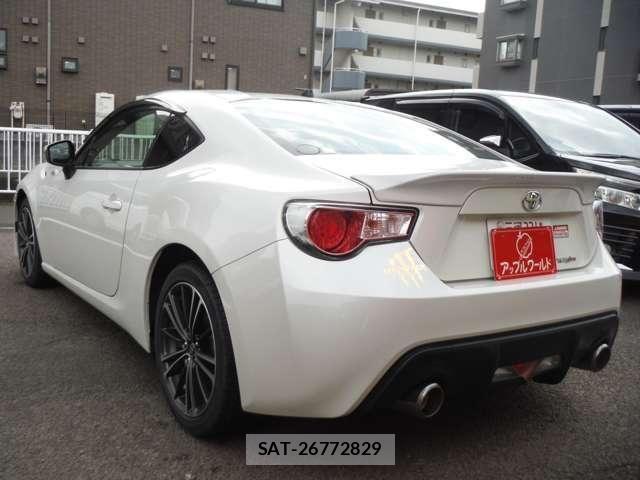 Toyota 86 2013-07 6669946-4