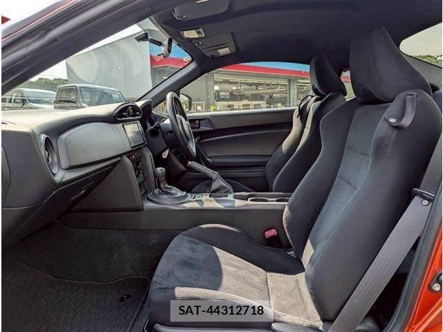 Toyota 86 2013-07 6683644-11
