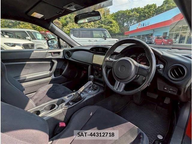 Toyota 86 2013-07 6683644-12