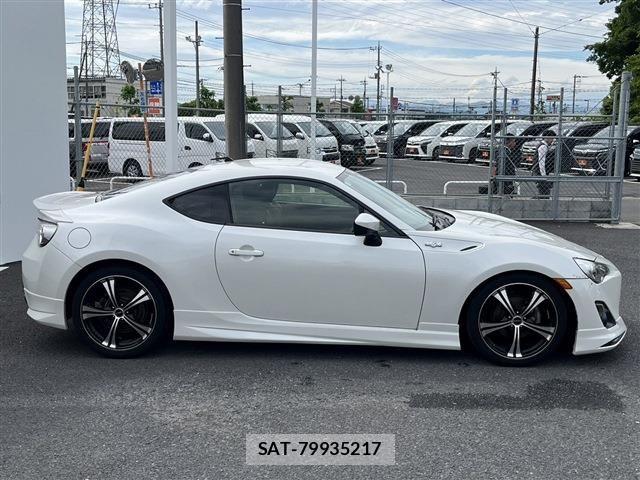 Toyota 86 2013-01 6682533-8