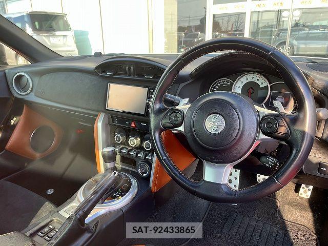 Toyota 86 2017-12 6690620-1