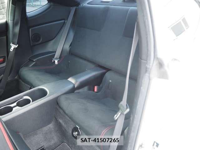 Toyota 86 2017-10 6714866-9