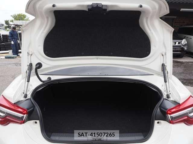 Toyota 86 2017-10 6714866-10