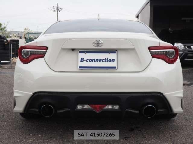 Toyota 86 2017-10 6714866-4