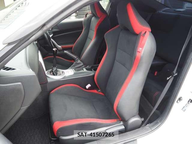 Toyota 86 2017-10 6714866-8