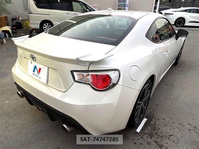 Toyota 86 2012-07 6715443-15