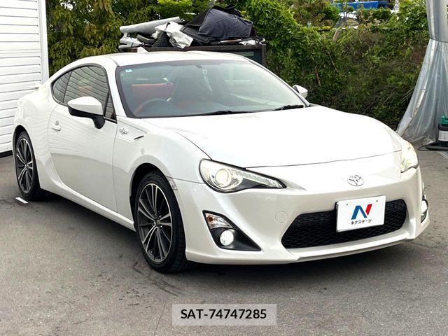 Toyota 86 2012-07 6715443-16