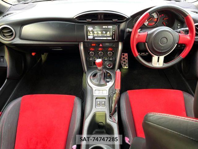 Toyota 86 2012-07 6715443-1