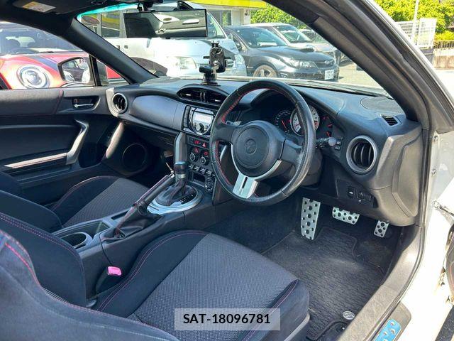 Toyota 86 2012-08 6750661-17
