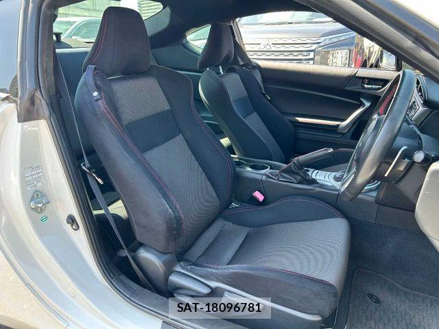 Toyota 86 2012-08 6750661-18