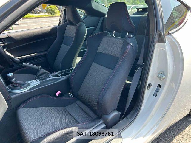 Toyota 86 2012-08 6750661-22