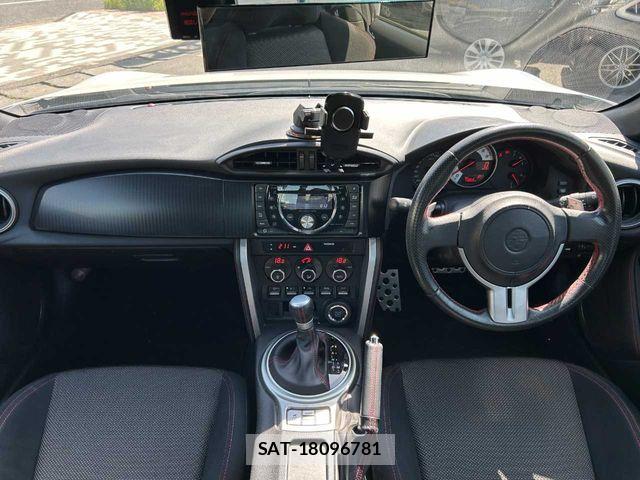 Toyota 86 2012-08 6750661-2